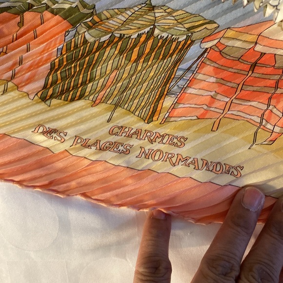 Hermès Multicolor Silk Scarf - Picture 6 of 8